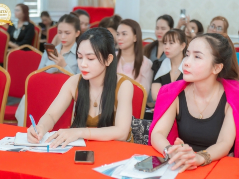 Buổi Giao Lưu Chăm Sóc Da Từ Các Chuyên Gia Lĩnh Vực Làm Đẹp