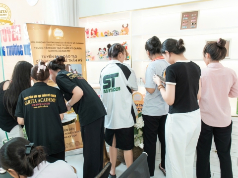 Khóa Học Nail 0Đ: Khám Phá Nghệ Thuật Trang Trí Móng Đẹp