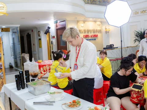 TRỔ TÀI NẤU ĂN CÙNG HỌC VIÊN NHÀ CARITA ACADEMY 