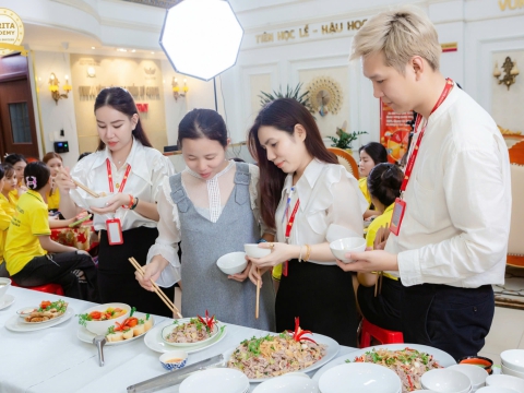 TRỔ TÀI NẤU ĂN CÙNG HỌC VIÊN NHÀ CARITA ACADEMY 